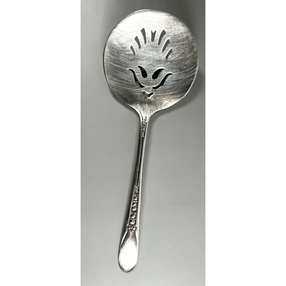 Priscilla-Lady Ann~ Wm Rogers ~ Art Nouvea (Silverplate)Tomato Server